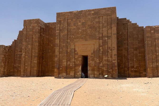 Giza Pyramids ,Sphinx,Sakkara, Memphis and Lunch - Lunch Experience Included