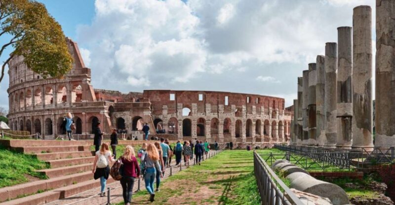 Gladiators & Saints: Colosseum Arena and St. Peter's Prison - Key Points