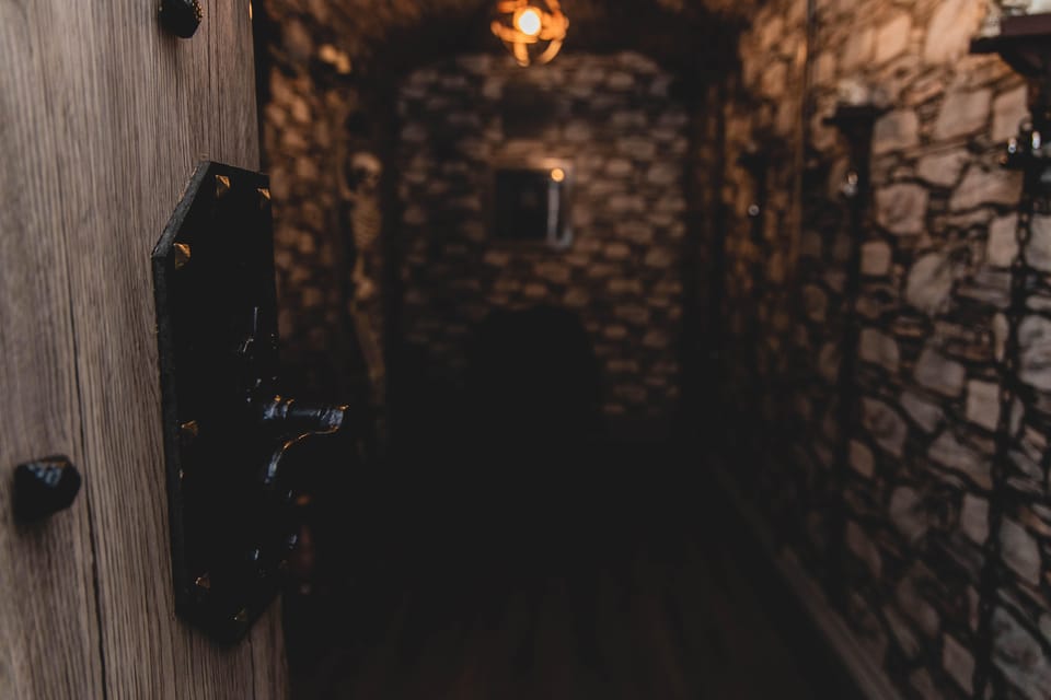 Glasgow: Escape Room The Ghost of Mary Queen of Scots - Key Points  