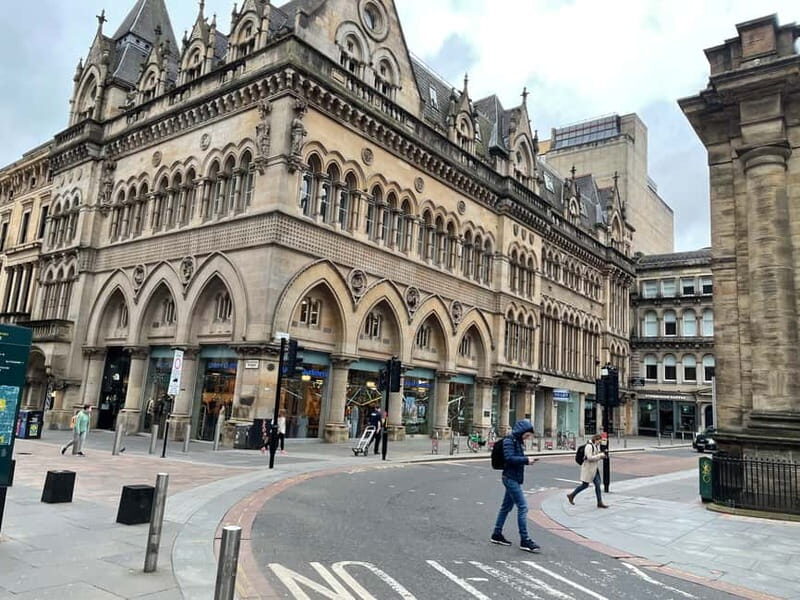 Glasgow: Historical Walking Tour: Guided by a local actor - FAQ