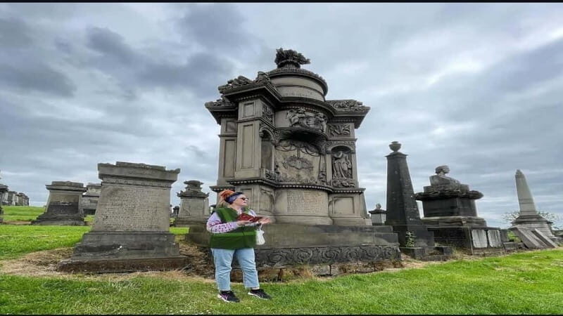 Glasgow Necropolis: Private Tour with Local Guide - What Makes This Tour Value-Added