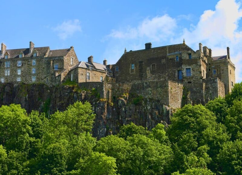Glasgow: Stirling Castle, Loch Lomond Walk, and Whisky Tour - In Short