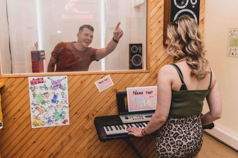 Glasgow: Stuck in the 90s... A Nostalgic Musical Escape Room - What to Expect During Your 75-Minute Adventure