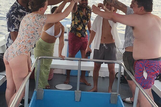 Glass Bottom Boat & Snorkeling Adventure in Montego Bay - Cultural and Local Highlights: Sam Sharpe Square & the Hip Strip