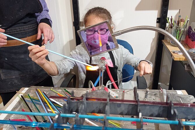 Glass Melting and Shaping with Flame with the Senior Glass Master - What Reviewers Say