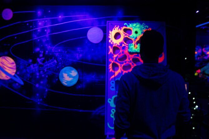 Glow in the Dark Mini Golf in Queenstown - Key Points