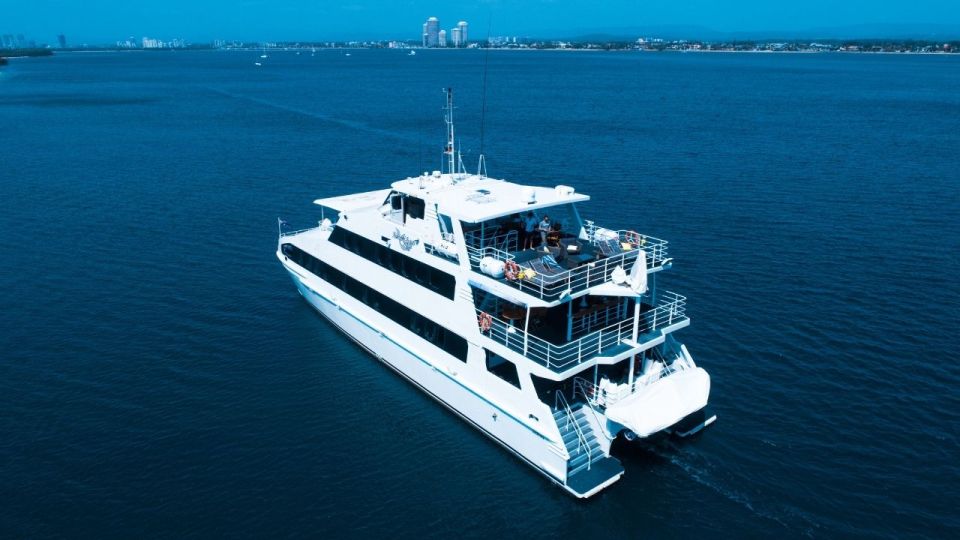 Gold Coast: Luxury Sunset Boat Cruise - Key Points