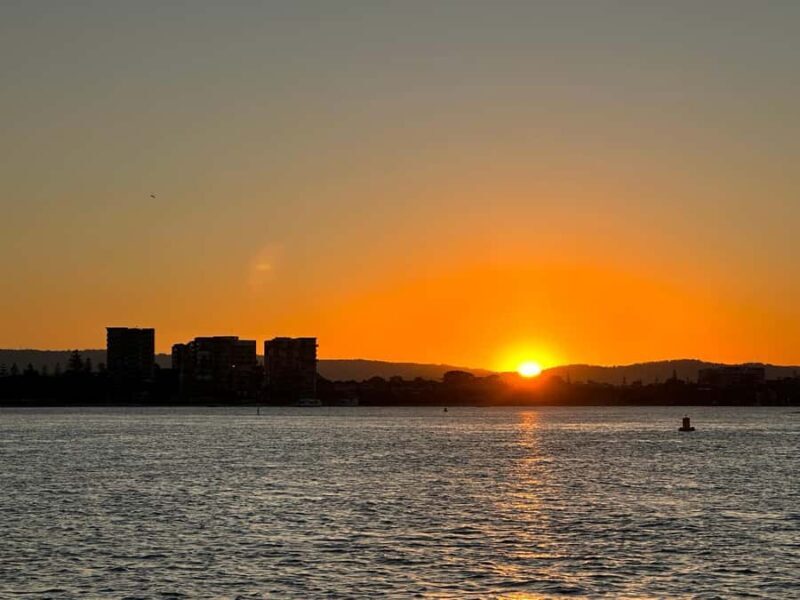 Gold Coast Private Sunset Sailing Charter w/ dinner & drinks - Discovering the Gold Coast Private Sunset Sailing