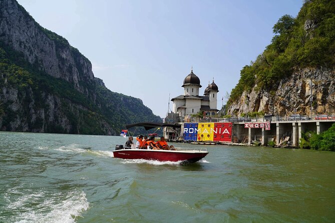 Golubac Fortress and National Park Djerdap Tour in Iron Gate - Traditional Lunch Experience