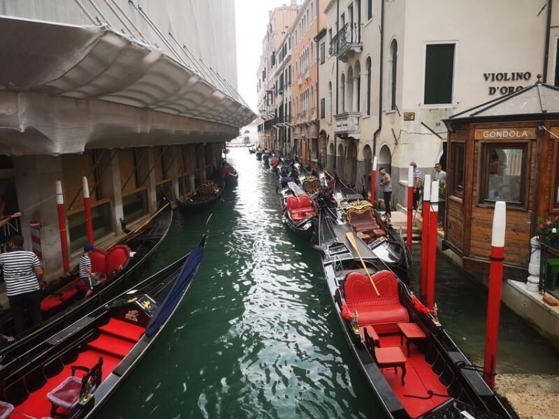 Gondola Ride & Venice walking tour - An In-Depth Look at the Venice Gondola & Walking Tour