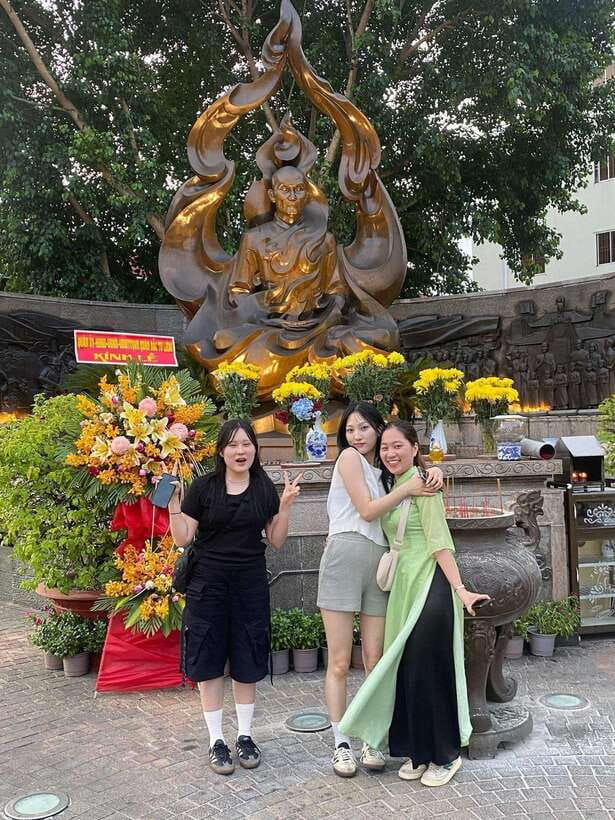 Good Morning Saigon by Motorbike I Option: Female Ao Dai - Tour Overview and Pricing