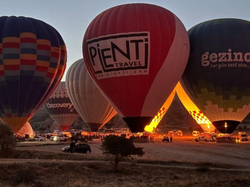 Göreme Valleys Photo Session with Balloons and Vintage Car - Key Points