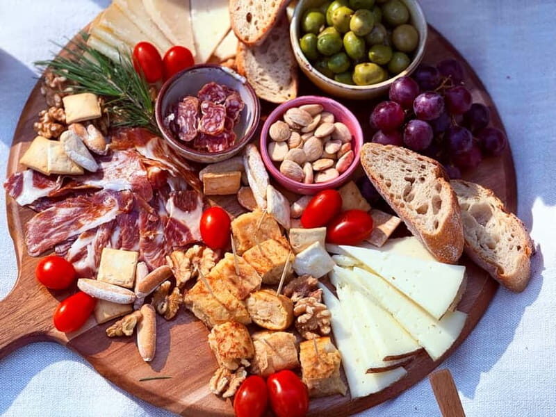 Gourmet Spanish Tapas Picnic in Retiro Park (Private) - The Setting: Retiro Park