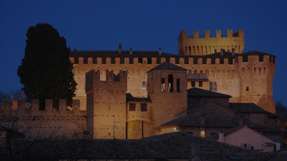 Gradara: Medieval Myths and Legends Group Walking Tour - Itinerary Breakdown