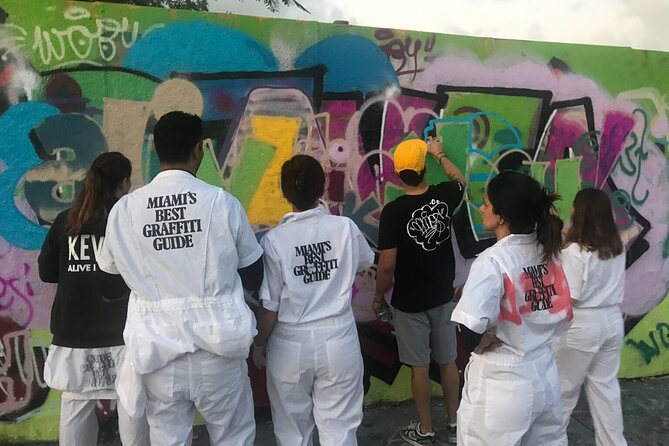 Graffiti Class - Pedro AMOS Galeria - Little River - Tips for a Great Experience
