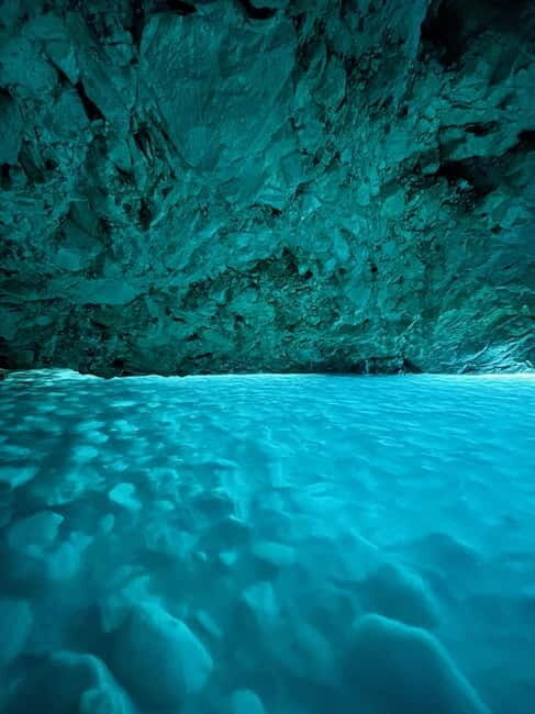 Grama Bay Speedboat Tour Vlore - An In-Depth Look at the Grama Bay Speedboat Tour Vlore  