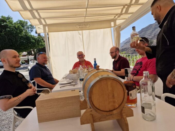 Gran Canaria: Canarian Rum & Local Cheese Tasting Tour - Canarian Rum: Craftsmanship and Tradition