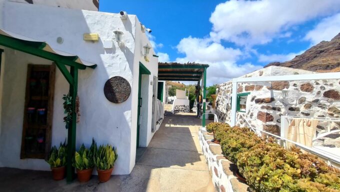 Gran Canaria: Canarian Rum & Local Cheese Tasting Tour - Enhancing the Experience: Pairing Rum and Cheese