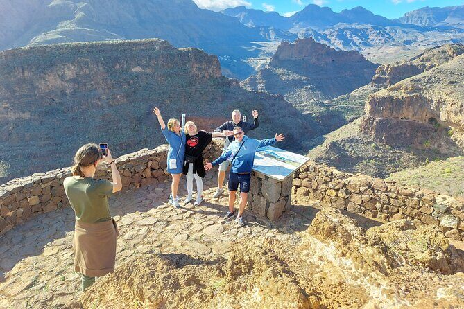Gran Canaria Cave, Oasis, Red-gorge Adventure & cosy Picnic - Who Will Love This Tour?