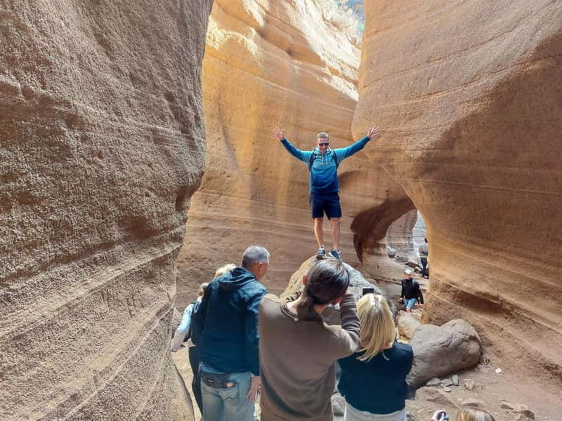 Gran Canaria: Red Gorge, Cave, Oasis Adventure Tour & Picnic - Key Points