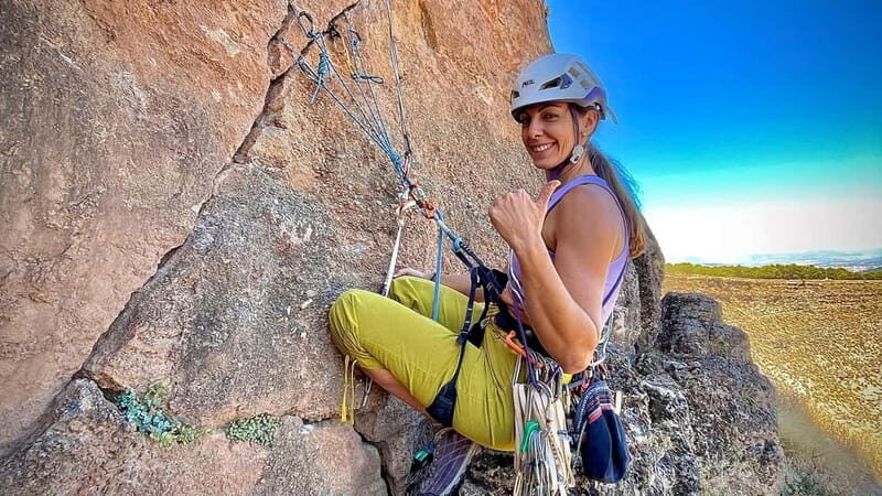 Granada: 2-Day Traditional Rock Climbing Outdoor Course - The Group Experience  
