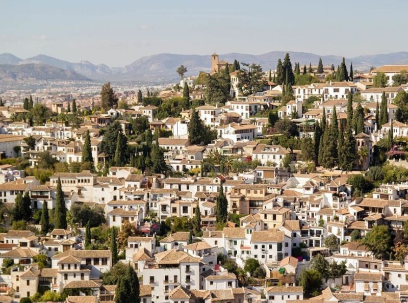 Granada: Albaicín and Sacromonte 2.5-Hour Walking Tour - Who Will Love This Tour?