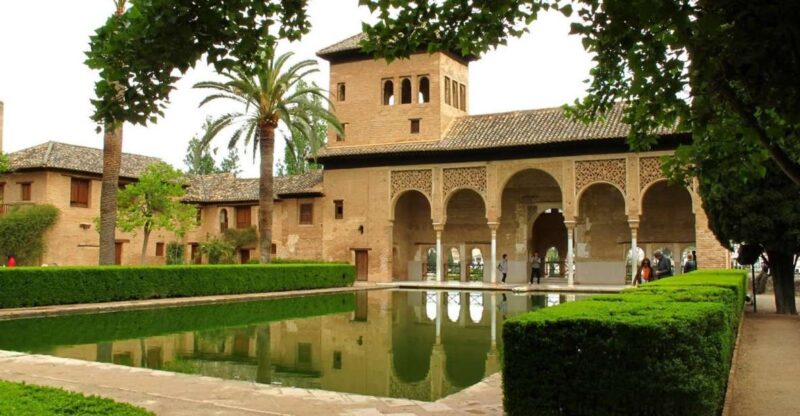 Granada: Alhambra and Generalife Gardens Guided Tour - Customer Reviews and Ratings