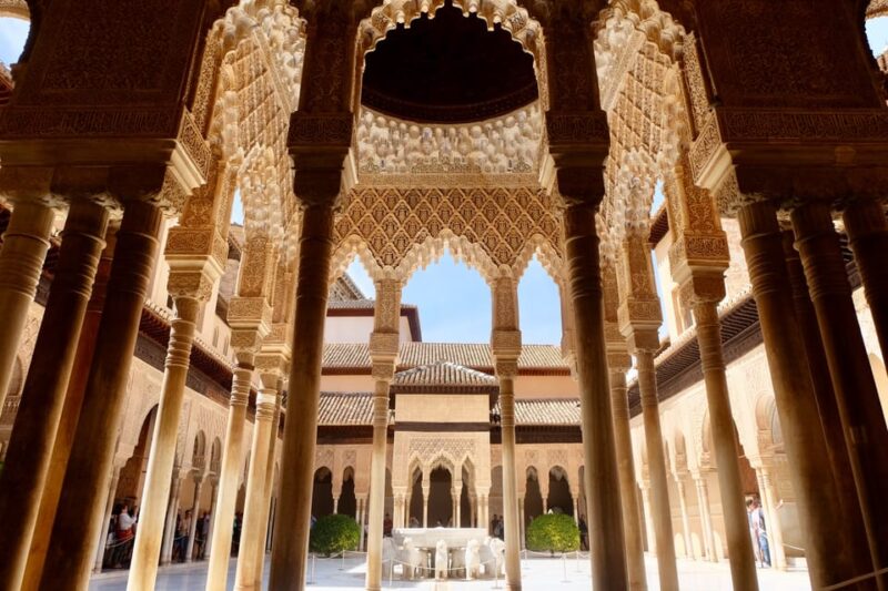 Granada: Alhambra and Nasrid Palaces Private Guide Tour - Tour Experience