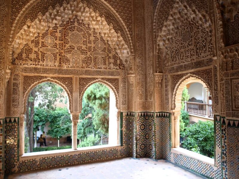 Granada: Alhambra Complex Guided Tour With Ticket - Highlights of the Experience