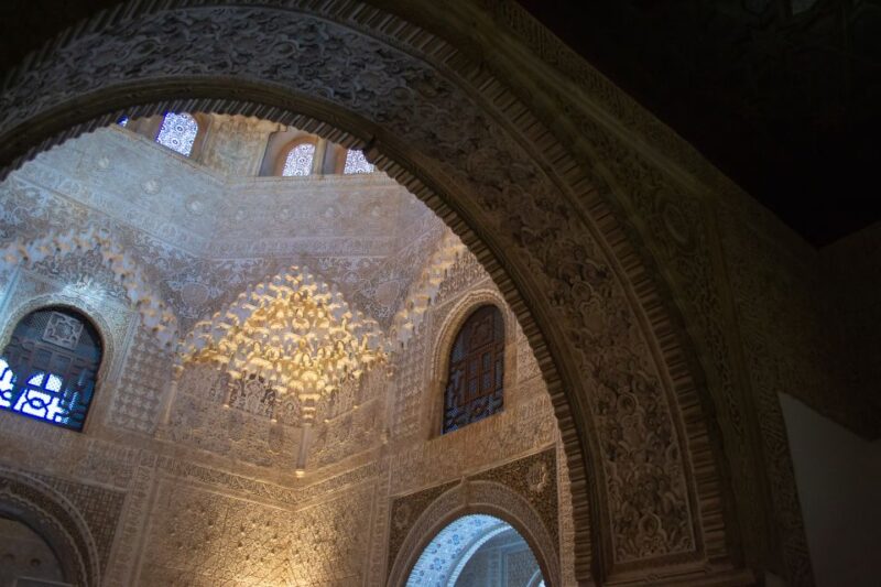 Granada: Alhambra Complex Guided Tour With Ticket - Alhambras History and Culture