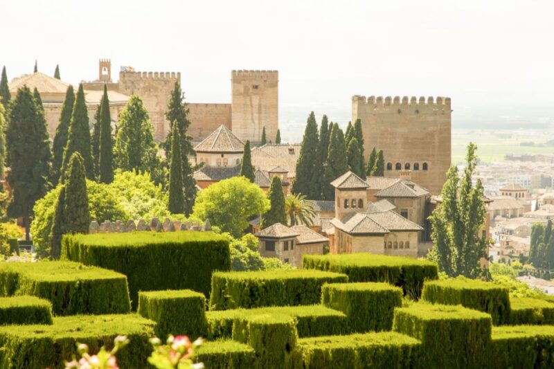Granada: Alhambra Gardens, Generalife & Alcazaba Guided Tour - Exploring the Alcazaba Complex