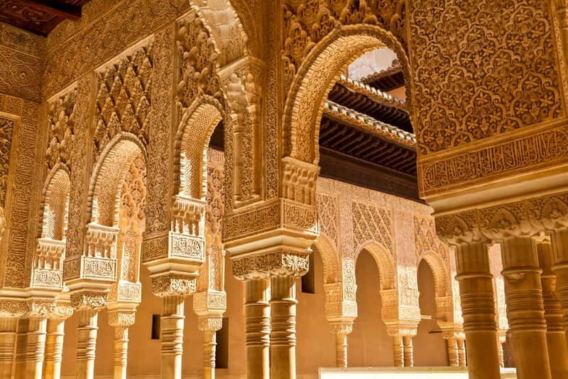 Granada: Alhambra & Gardens Tour w/Nasrid Palaces Option - Key Points