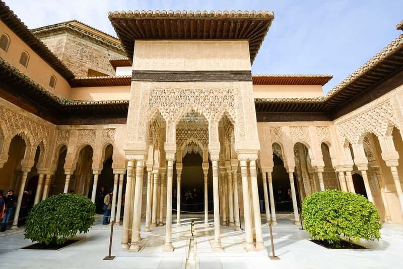 Granada: Alhambra & Gardens Tour w/Nasrid Palaces Option - What to Expect from the Itinerary