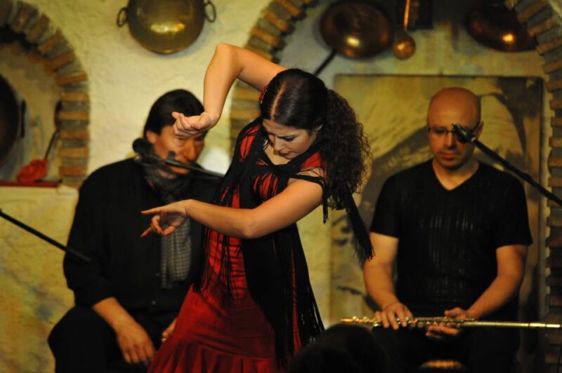 Granada: Alhambra Guided Tour and Flamenco Show - Alhambra: A UNESCO World Heritage Site