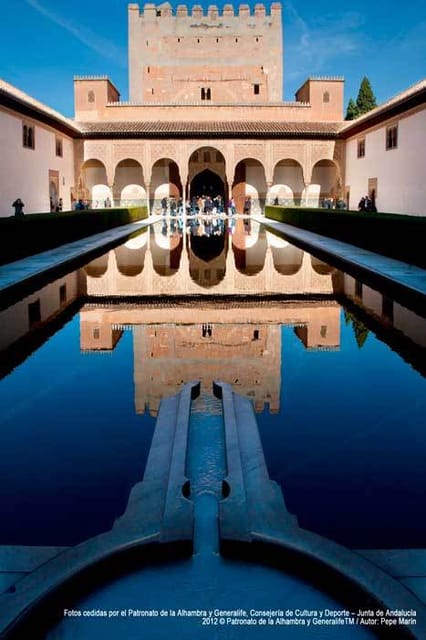 Granada: Alhambra Guided Tour and Flamenco Show - Exploring the Nasrid Palaces