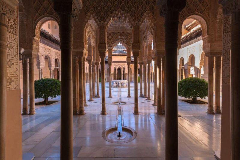 Granada: Alhambra Guided Tour Including Nasrid Palaces - Highlights of the Alhambra