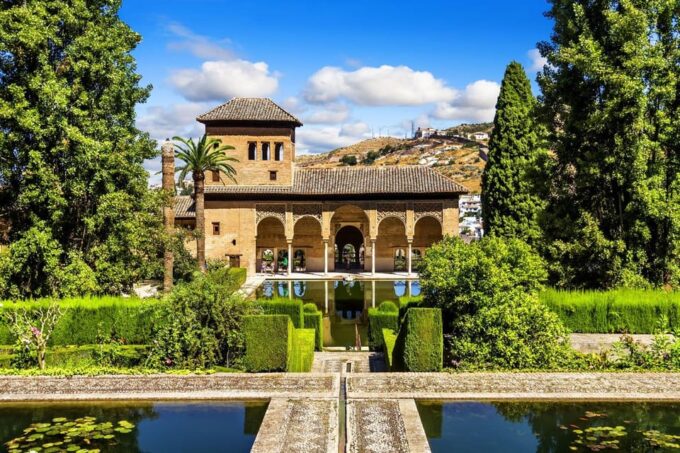 Granada: Alhambra Guided Tour Including Nasrid Palaces - Traveler Testimonials