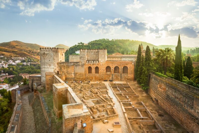 Granada: Alhambra, Nasrid, and Generalife Private Tour - Important Information