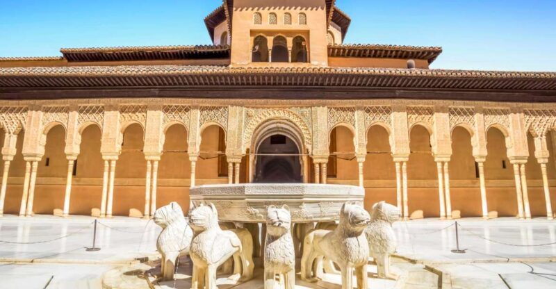 Granada: Alhambra, Nasrid Palaces, and Generalife Tour - Key Points