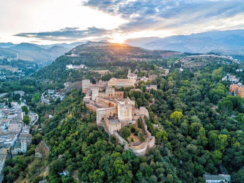Granada: Alhambra & Nasrid Palaces Tour With Tickets - Included in the Tour