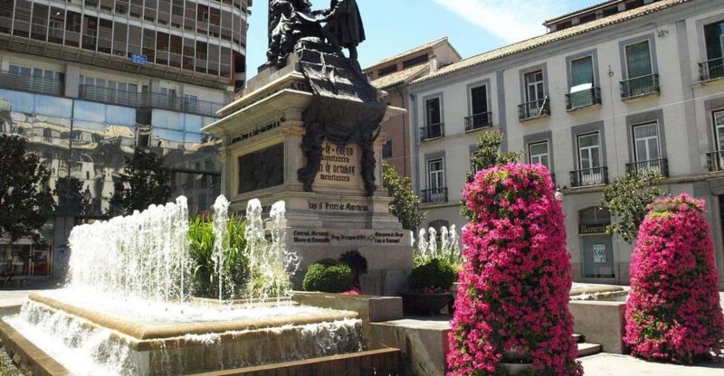 Granada and Albaicin: Historical Private Tour - Itinerary Highlights