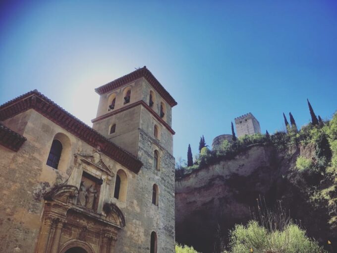 Granada and Albaicin: Historical Private Tour - What to Bring