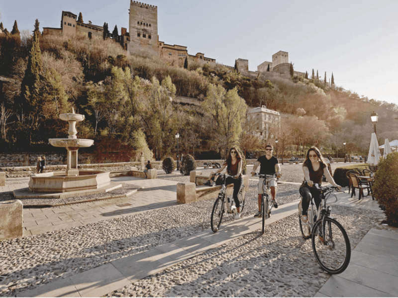 Granada: Electric Bike Tour of Albayzin and Sacromonte - Key Points