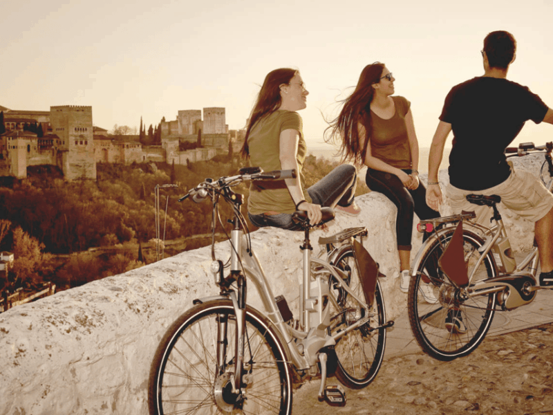 Granada: Electric Bike Tour of Albayzin and Sacromonte - Discovering the Charm of the Albayzin Neighborhood