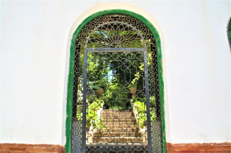 Granada: Gardens of Carmenes Guided Tour - Itinerary Highlights