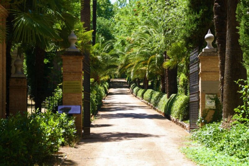 Granada: Gardens of Carmenes Guided Tour - Meeting and Important Information