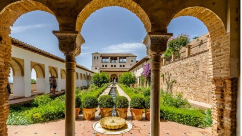 Granada: Generalife and Alcazaba Guided Tour Without Tickets - Good To Know