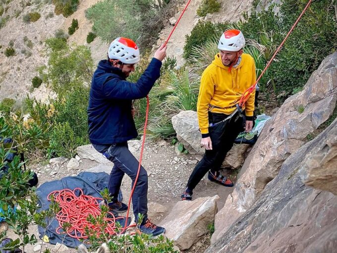 Granada: Rock Climbing Top-Rope Black Slabs - Packing for the Adventure