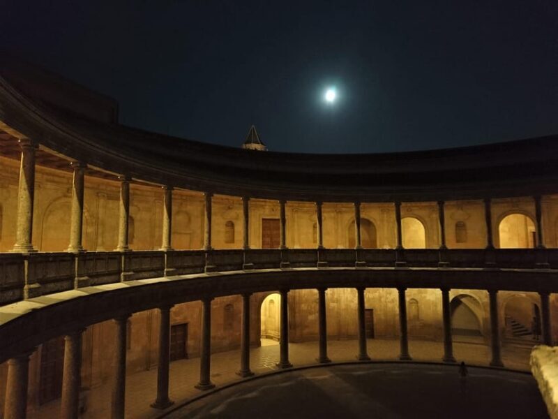 Granada: Sunset Legends of the Alhambra Guided Tour - A Closer Look at the Tour Experience