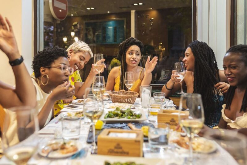 Granada: Tapas Crawl - Tapas Culture Immersion